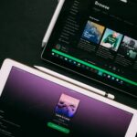 Spotify научилась собирать ИИ-плейлисты не только из музыки, но и из подкастов