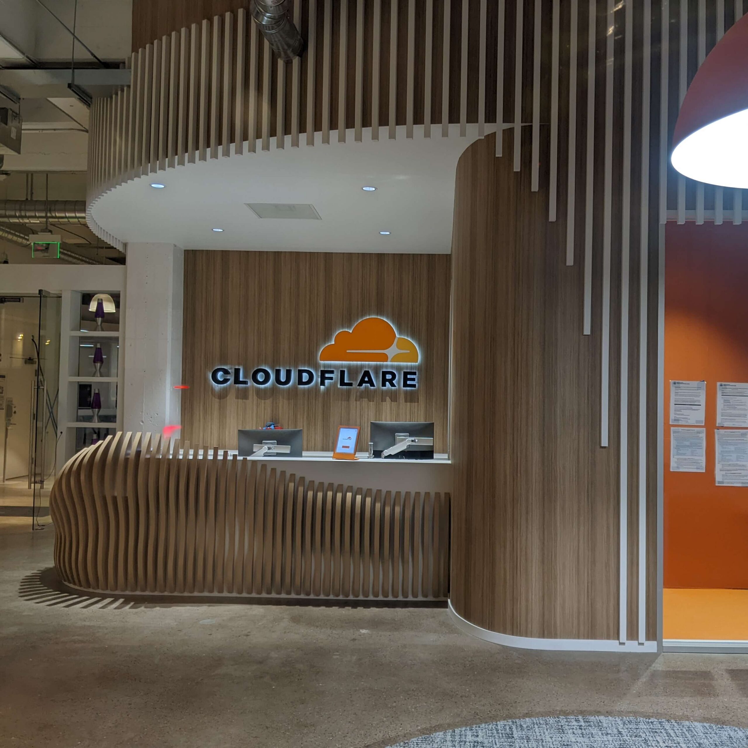 Cloudflare уволит 20% сотрудников — часть их задач возьмёт на себя ИИ